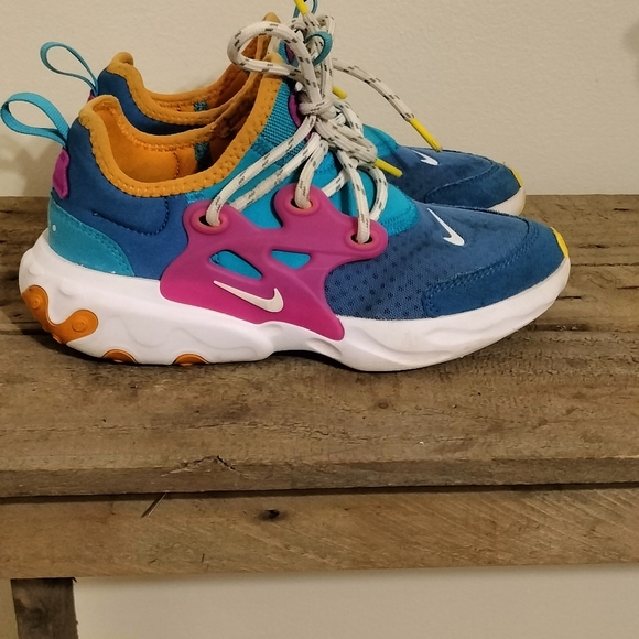 Nike Kids Prestos Blue orange and pink Size 2 - Picture 3 of 3